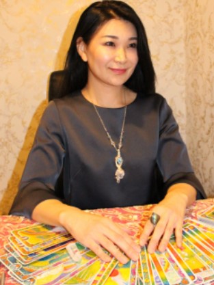 占いの館千里眼池袋店の京ノ飛先生