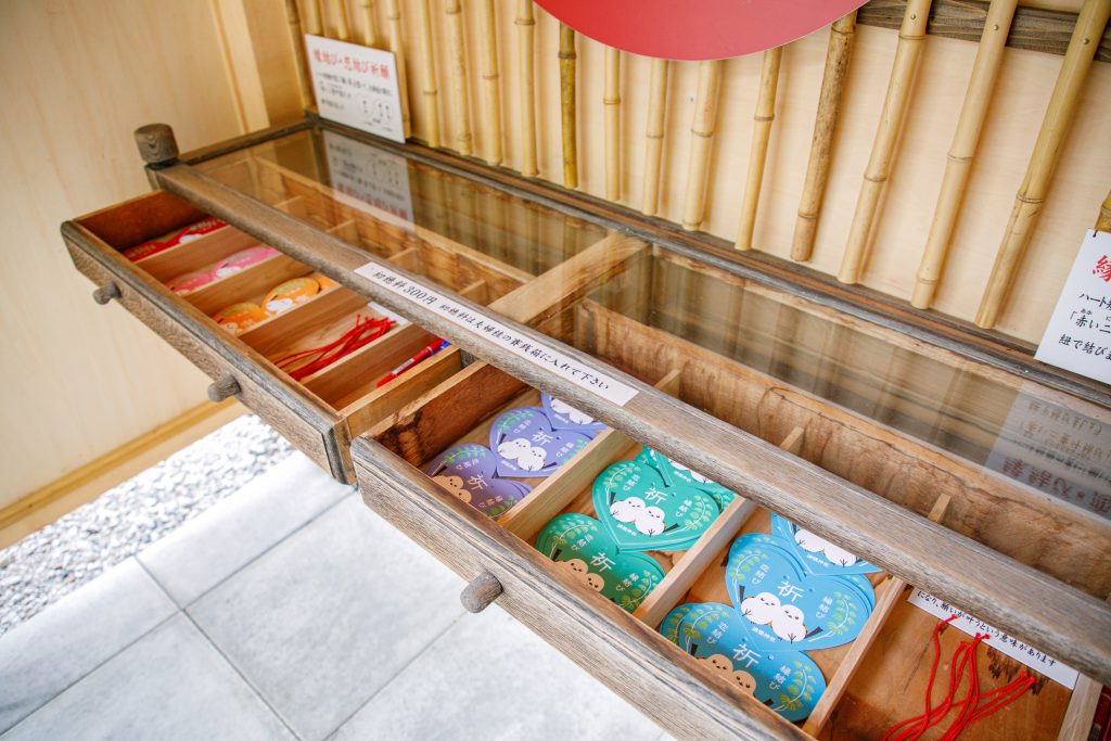 ハート型の縁結び・恋結び短冊